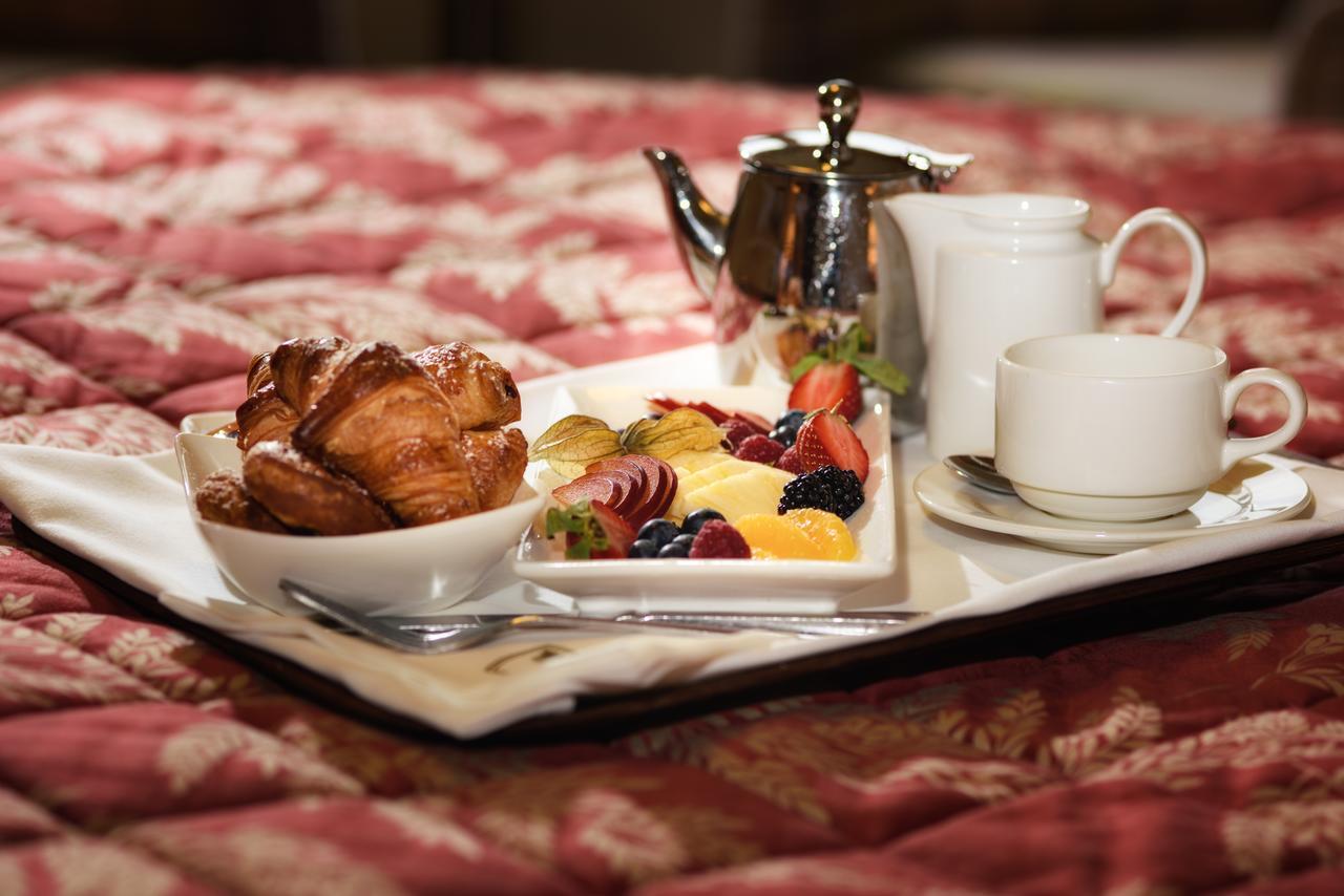 The At Dromoland Hotel 3*